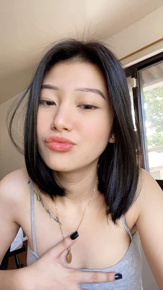 Xoạc em váy ngắn bướm dâm tại nhà