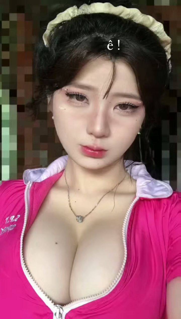 Hai cô bạn thân chán anh xã lên mạng săn hồng hài nhi